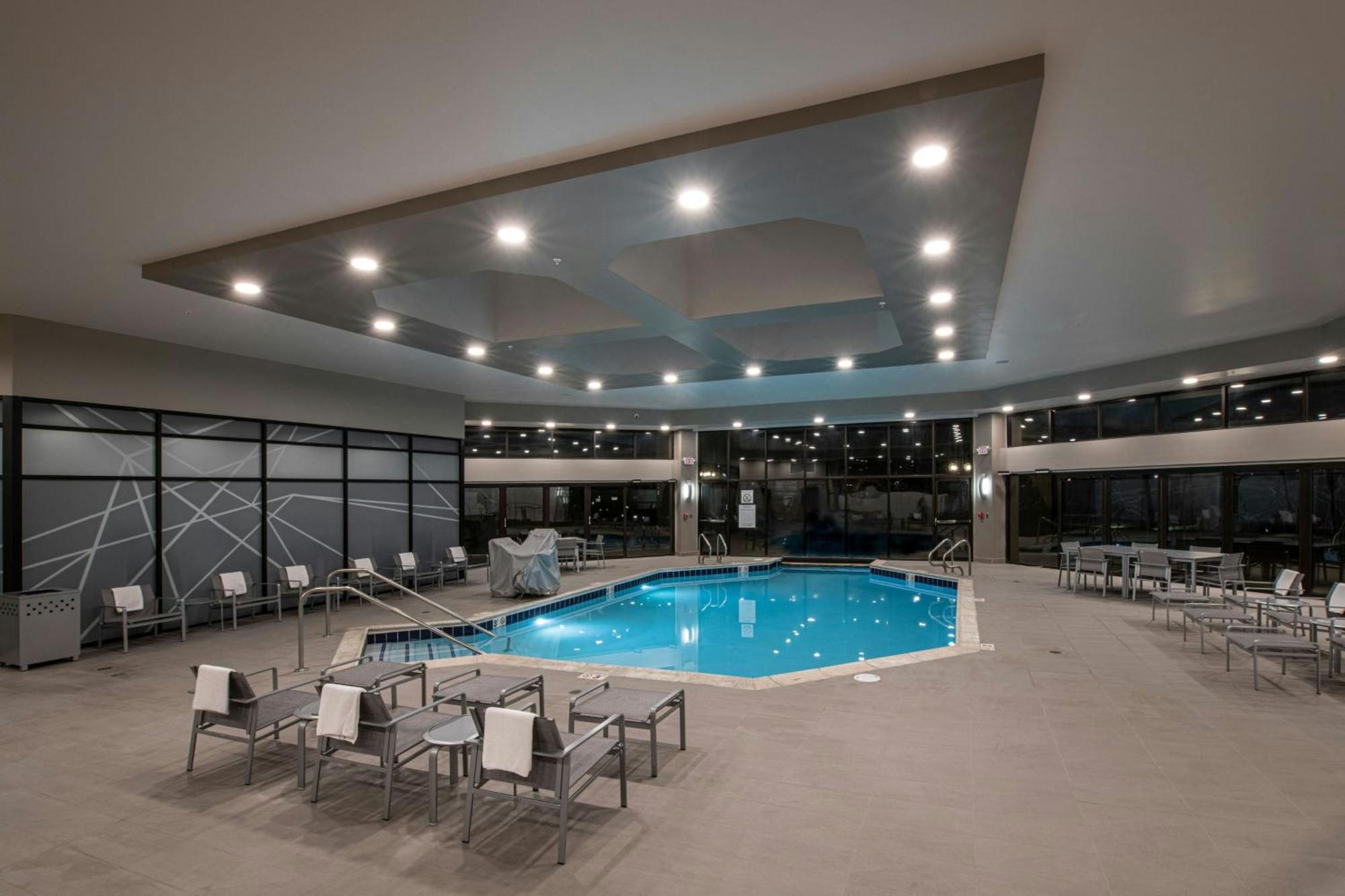 Wichita Marriott Hotel Exterior photo