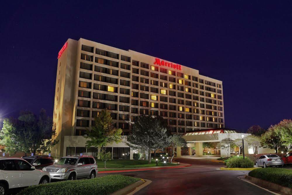 Wichita Marriott Hotel Exterior photo